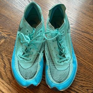 Nike ZoomX Vaporfly size 6